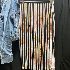 Casual/ elegant pencil skirt with stretch!